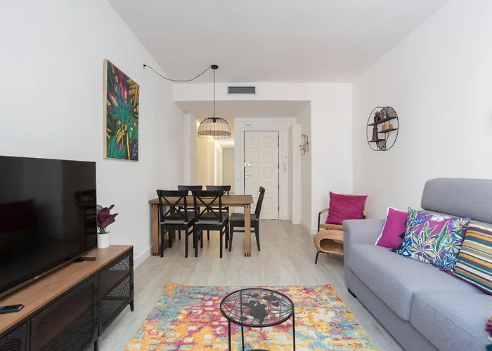 Bright & Stylish Flat In Trendy Grcia