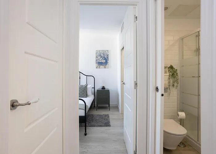 Bright & Stylish Flat In Trendy Grcia *