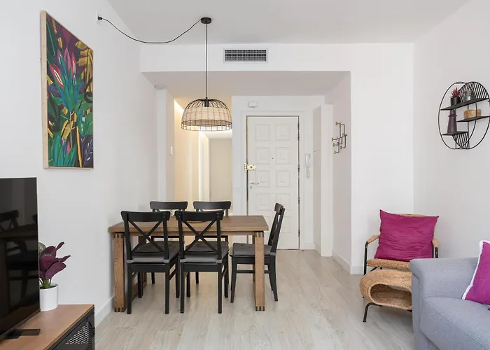 Bright & Stylish Flat In Trendy Grcia