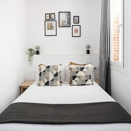Bright & Stylish Flat In Trendy Grcia Apartment
