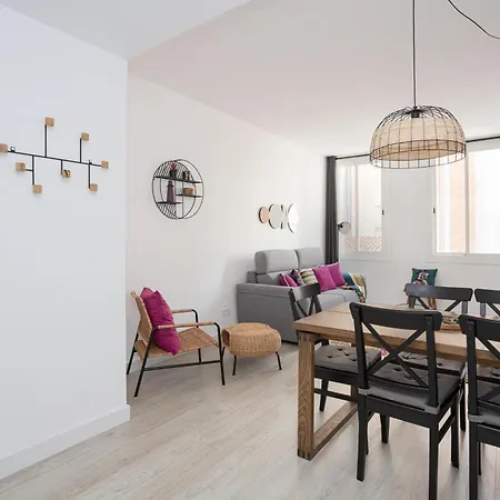 Daire Bright & Stylish Flat In Trendy Grcia